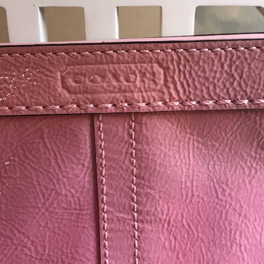 COACH PINK CLUTCH - Picture 2 of 6